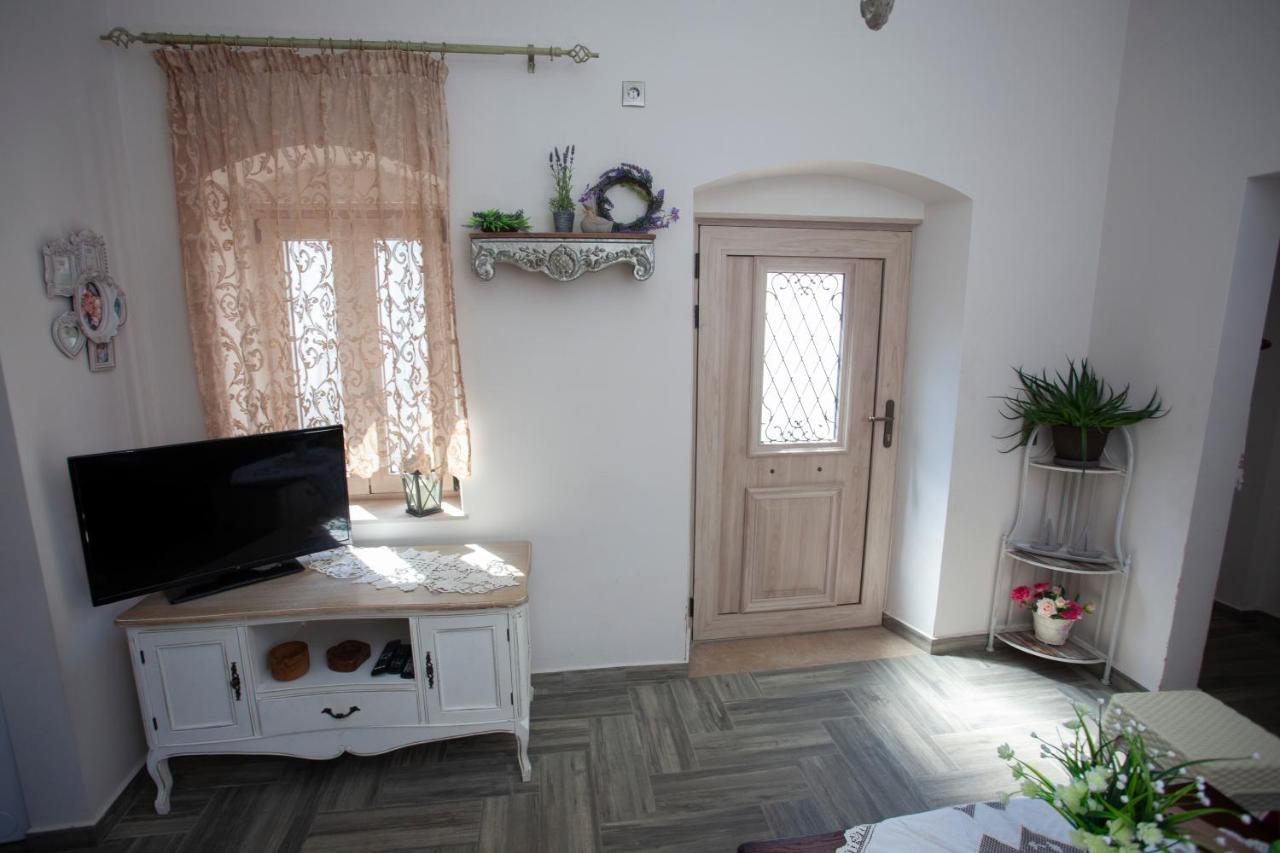 Vicky'S House Apartment Кефалос Екстериор снимка